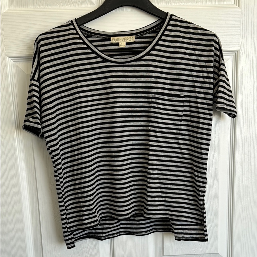 Boxy Soft Striped Black and Gray Short Sleeve Crew Neck Tee with Pocket Detail